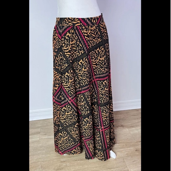 🇨🇦 Vintage ’90s A-Line Maxi Skirt – Red, Brown & Caramel Abstract on Black - Picture 12 of 16